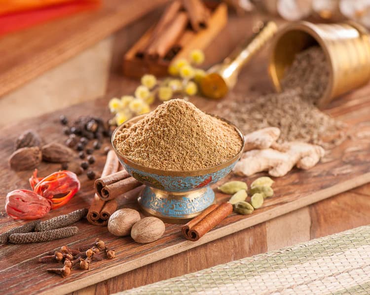 Pure spices and aromatic ingredients